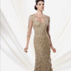 New-Never Worn Evening Gown by Ivonne D Size 12